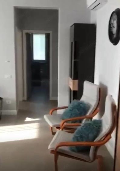 Apartament cu 3 camere semidecomandat în Aradului