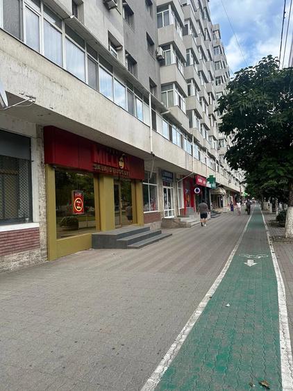 Spațiu comercial, de 70 mp, în Central