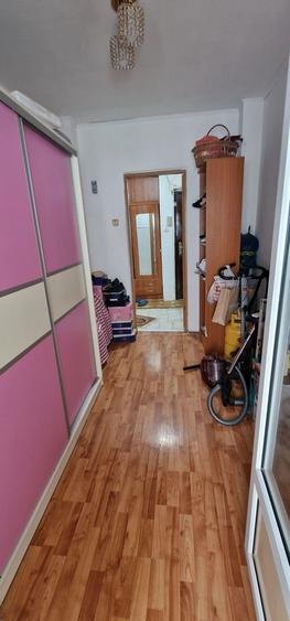 Apartament cu 3 camere semidecomandat în City Park Mall