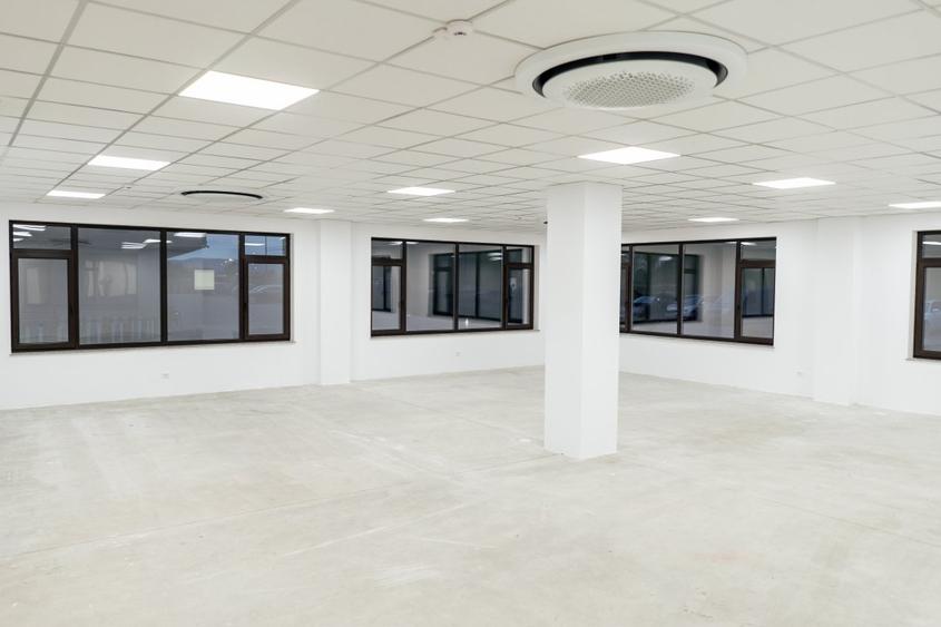 Spațiu comercial, de 1,155 mp, în Nord