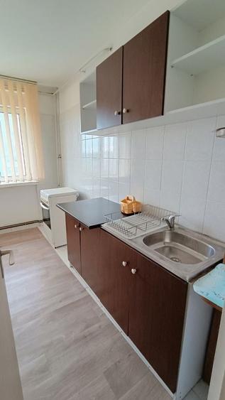 Apartament cu 2 camere semidecomandat în Podu Roș