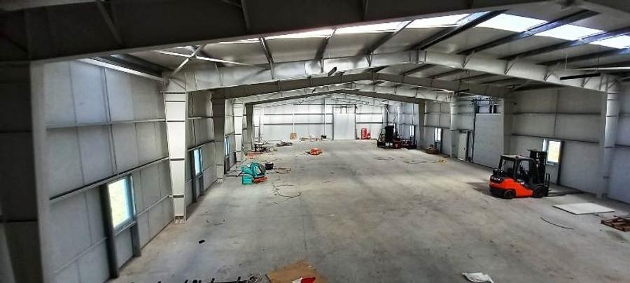 Spațiu industrial, de 1,000 mp, în Central