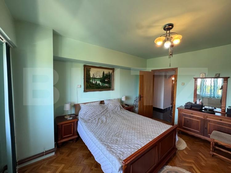Apartament cu 3 camere decomandat, mobilat în Micro 11