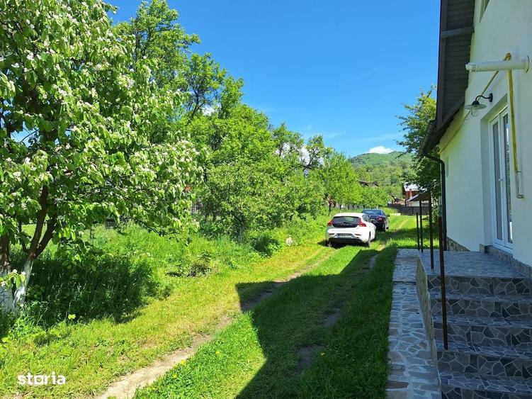 Casă cu 3 camere cu Teren 2100 Mp în Ghioșești