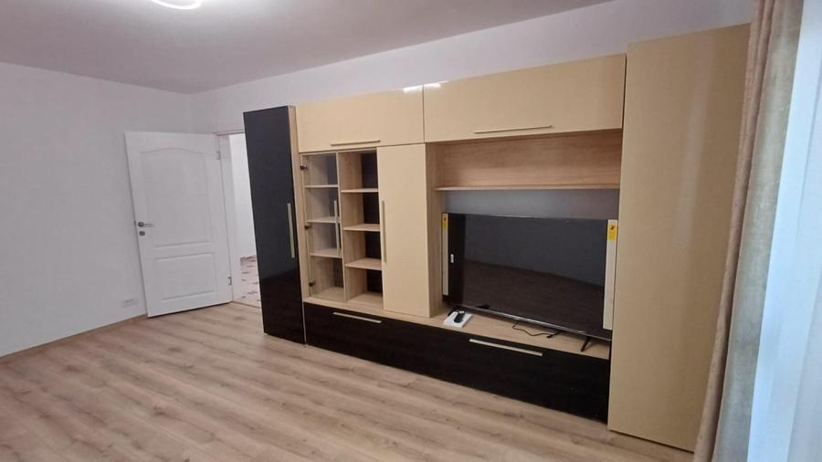 Apartament cu 3 camere decomandat în Centru Civic