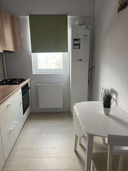 Apartament cu 2 camere decomandat în Roșu