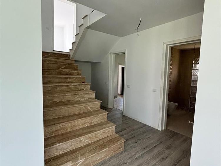 Casă individuală cu 4 camere cu Teren 1000 Mp în Dărmănești
