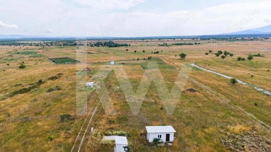 Teren cu priveli?te spectaculoasa spre Mun?ii Fagara?- Valea Avrigului - 7