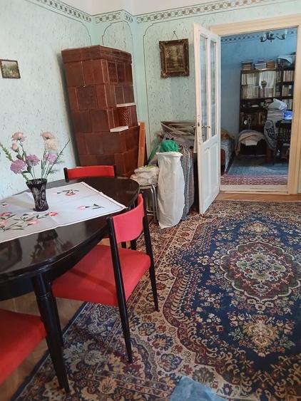 Casă cu 3 camere în Central