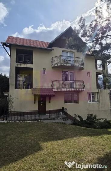 Casă cu 8 camere cu Teren 400 Mp în Zamora