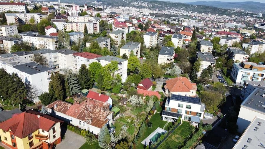 P.F. vind TEREN 1770 mp in cartierul Zorilor cu casa existenta demolabila. - 2