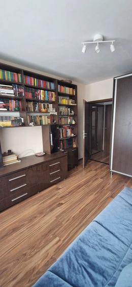Apartament cu 2 camere semidecomandat, mobilat în Hipodrom 3