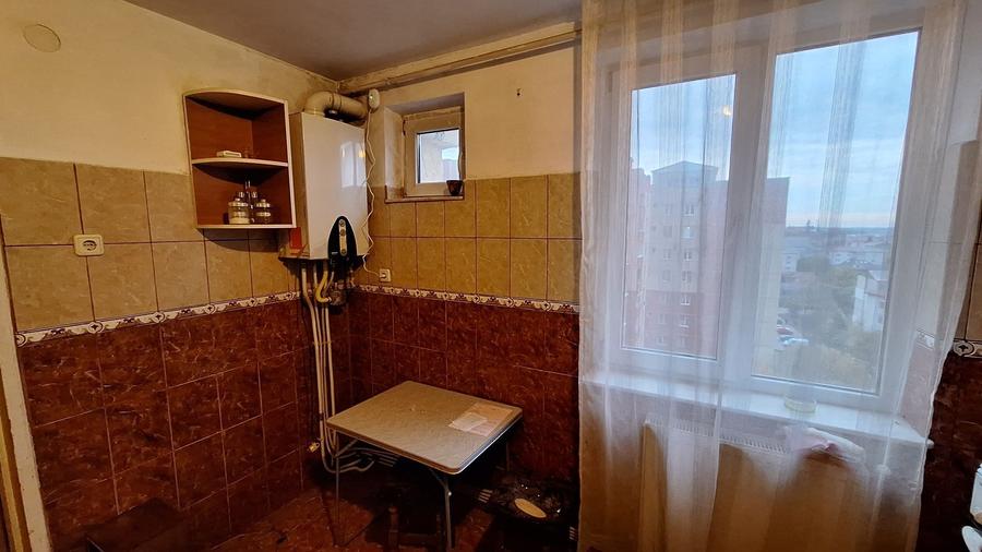 Apartament cu 4 camere semidecomandat în Central