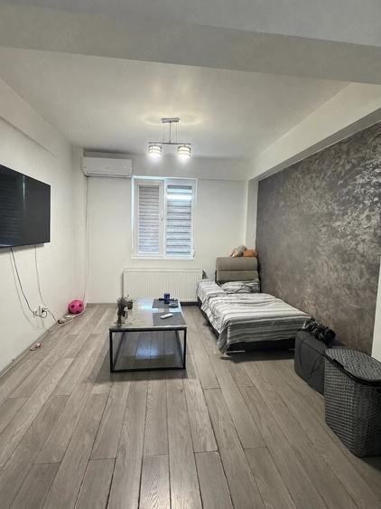 Apartament cu 2 camere semidecomandat în Prelungirea Ghencea
