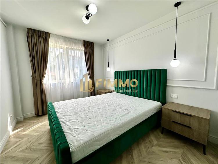 Apartament cu 3 camere semidecomandat în Policlinica