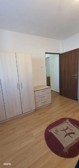 Apartament cu 3 camere decomandat în Colentina