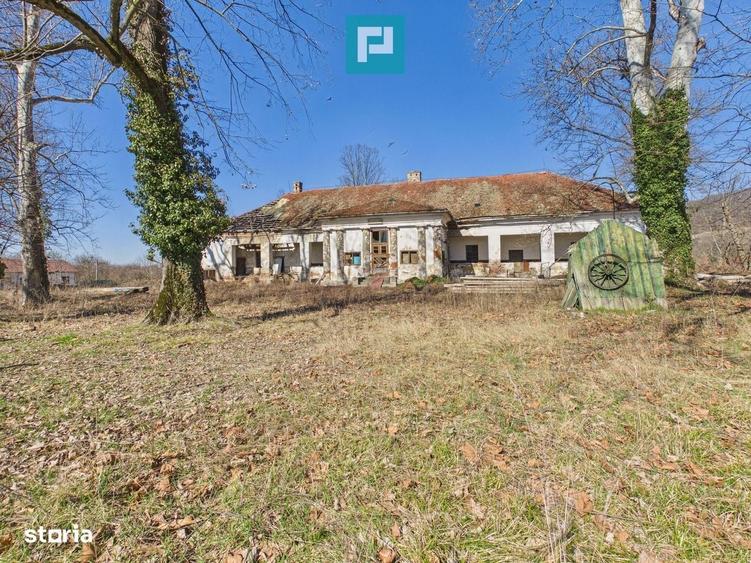 Casă cu 4 camere în Jupani