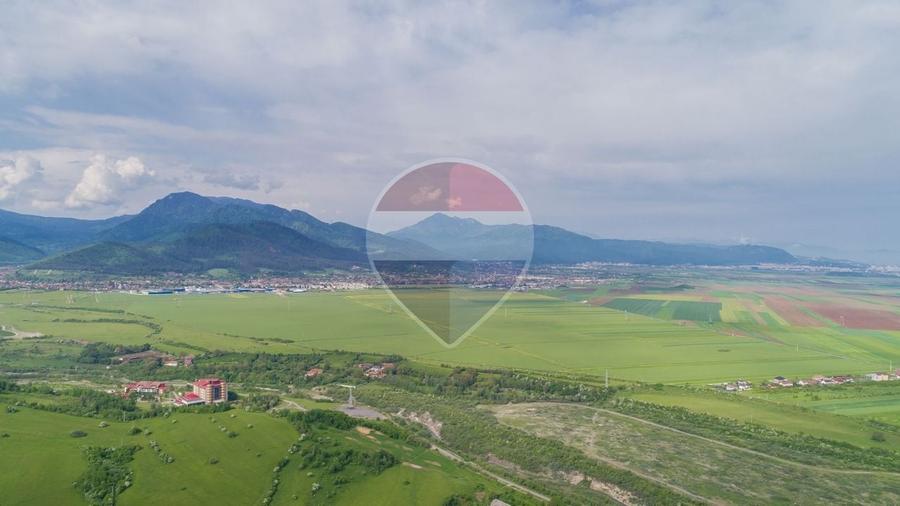 Teren agricol intravilan de 611 mp, în Tărlungeni