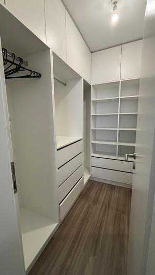 Apartament cu 3 camere decomandat, mobilat în Tractorul
