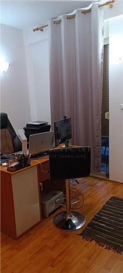 Apartament cu 4 camere decomandat în Aradului