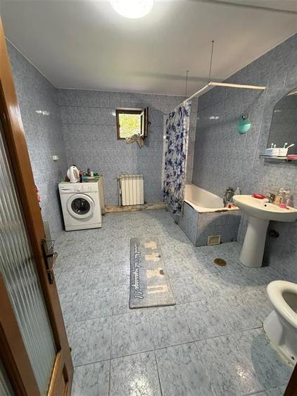 Casă individuală cu 3 camere cu Canalizare în Golești