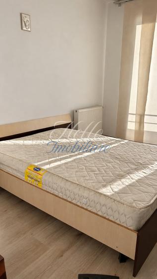 Apartament cu 2 camere semidecomandat, mobilat în Florești