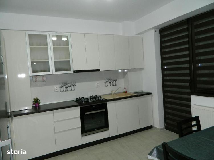 Apartament cu 3 camere decomandat în Găvana
