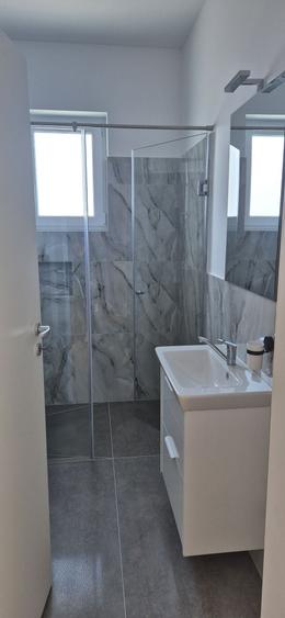 Apartament cu 2 camere decomandat în Ipotești