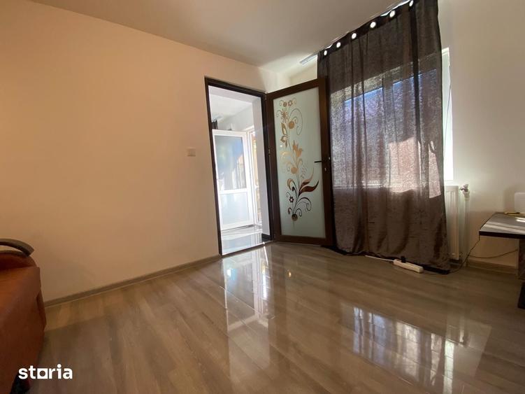 Casă cu 4 camere decomandat cu Teren 140 Mp în Micro 40