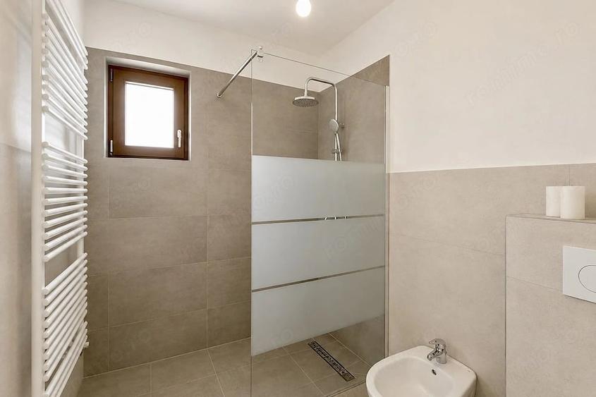 Apartament cu 3 camere decomandat în Chișoda