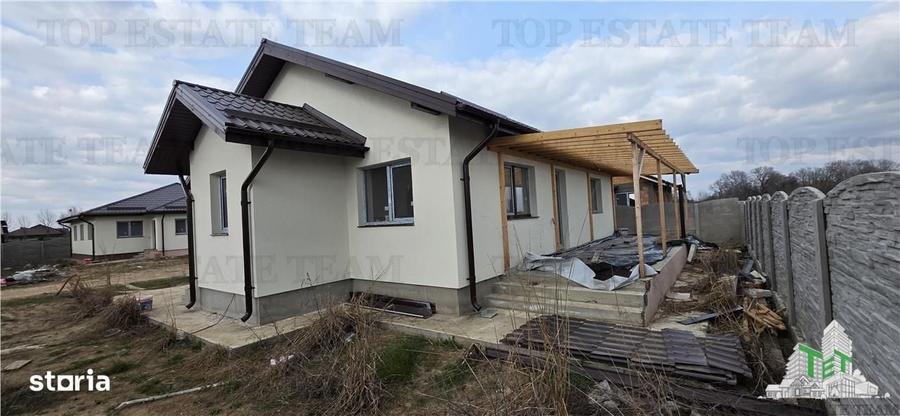 Casă cu 3 camere în Domnești