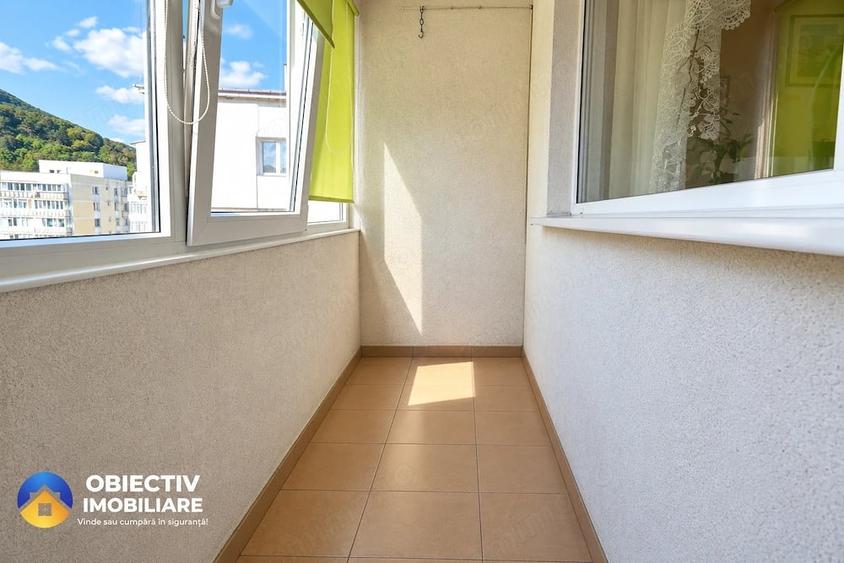 Apartament cu 3 camere semidecomandat în Central