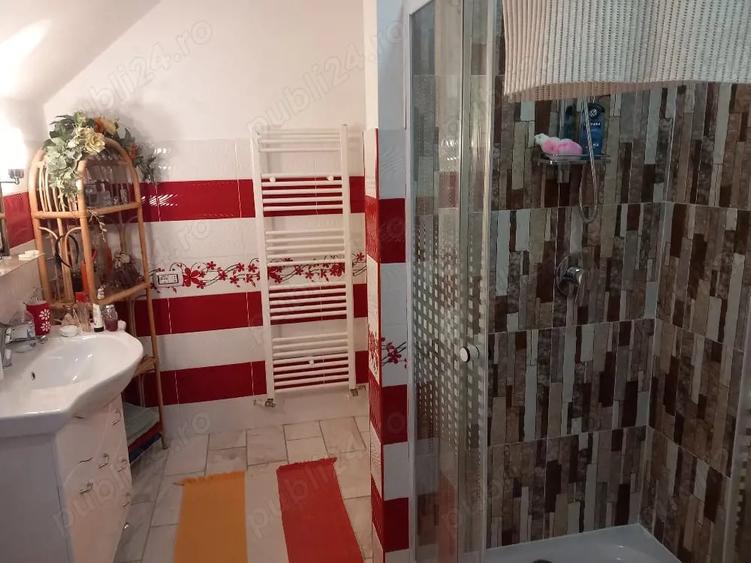 Casă cu Teren 1000 Mp în Dochia