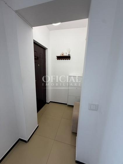 Apartament cu 3 camere semidecomandat, mobilat în Florești