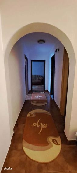 Apartament cu 2 camere decomandat, mobilat în Centrul Civic