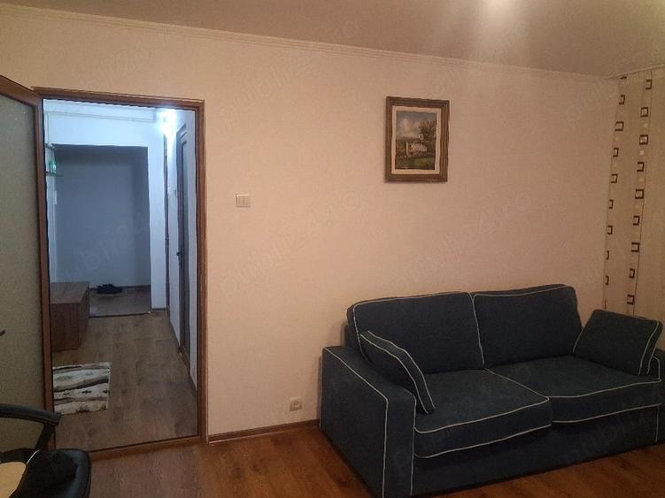 Apartament cu 3 camere semidecomandat în Central