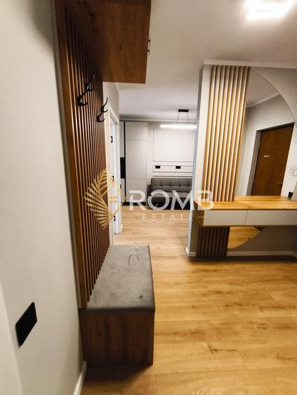 Apartament cu 3 camere semidecomandat în Florești