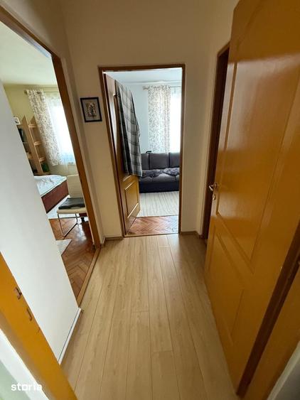 Apartament cu 3 camere semidecomadate, Centru - 1