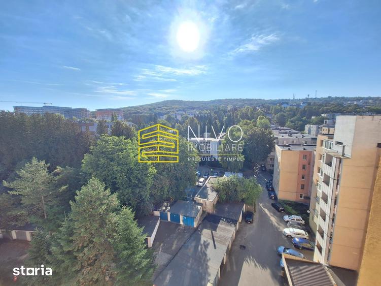 Apartament cu 2 camere decomandat în 22 Decembrie 1989
