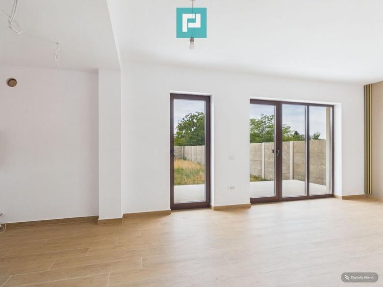 Duplex cu 4 camere cu Canalizare în Covaci