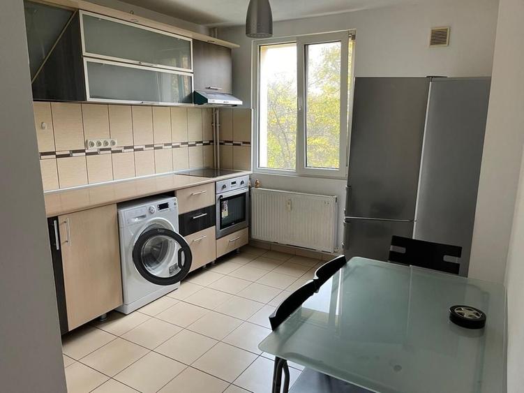 Apartament cu 2 camere semidecomandat în Brâncoveanu