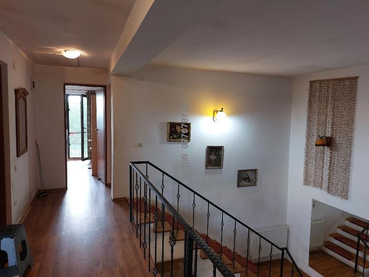 Casă individuală cu 4 camere cu Garaj în Crevedia