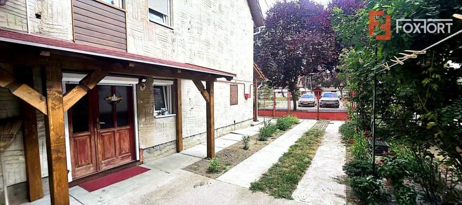 Casă cu 4 camere cu Teren 547 Mp în Central