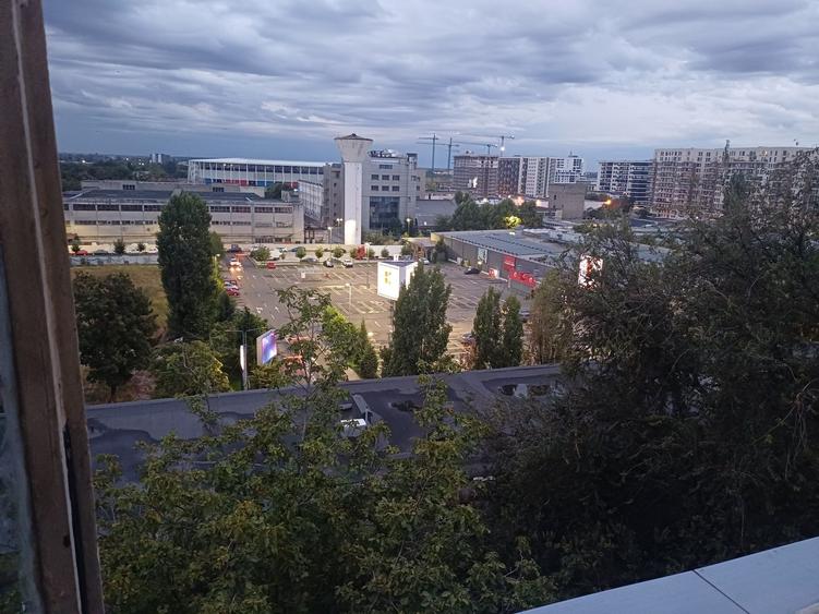 Apartament cu 2 camere decomandat în Drumul Taberei