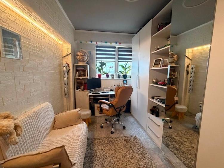 Apartament cu 4 camere decomandat, mobilat în Mazepa 1