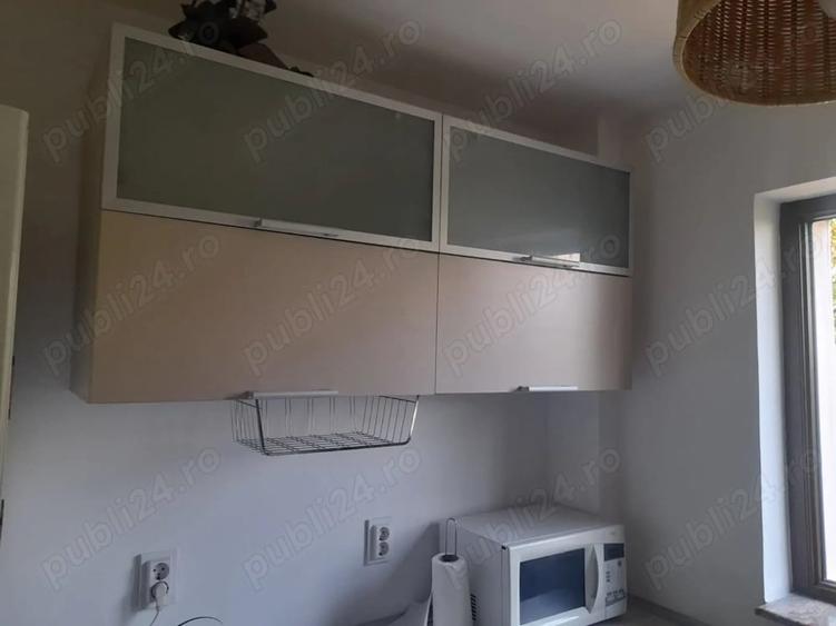 Apartament cu 3 camere decomandat în Calea București
