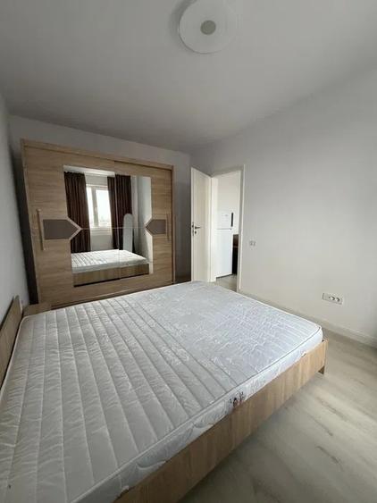 Apartament cu 2 camere semidecomandat, mobilat în Colentina