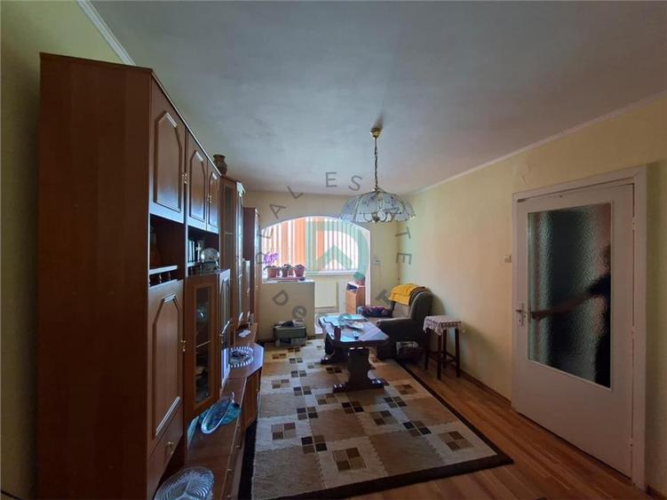 Apartament cu 2 camere decomandat în Astra