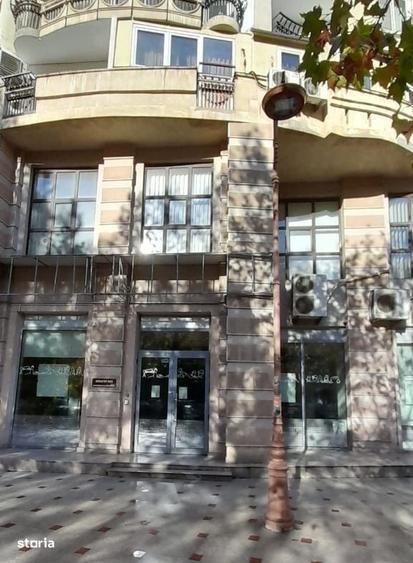 Spațiu comercial, de 1,300 mp, în Unirii