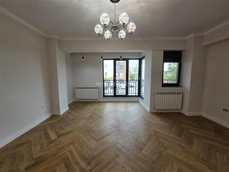 3 CAMERE DECOM SECTOR 1 CHITILEI MALL COLOSSEUM
